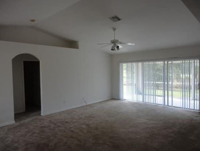 Building Photo - 4740 NW 39th Ave