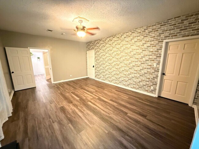 Building Photo - 154 Spivey Rd