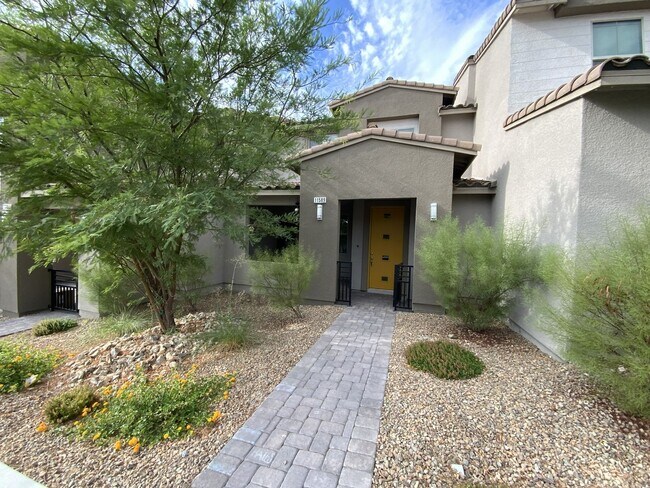Building Photo - Townhouse in Summerlin North