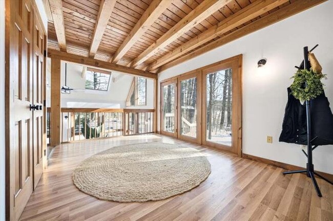 Building Photo - 105 Middle Rd