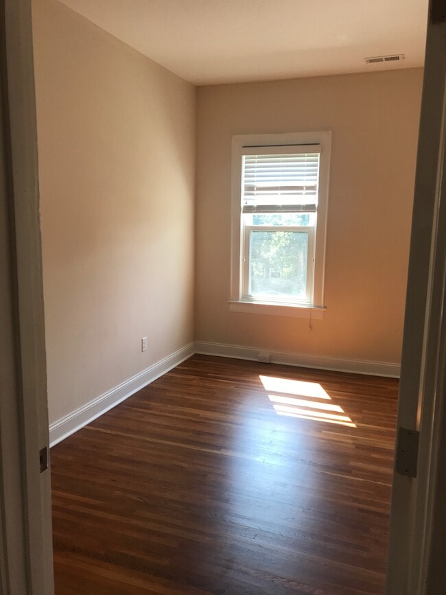 Building Photo - 403 8th Ave