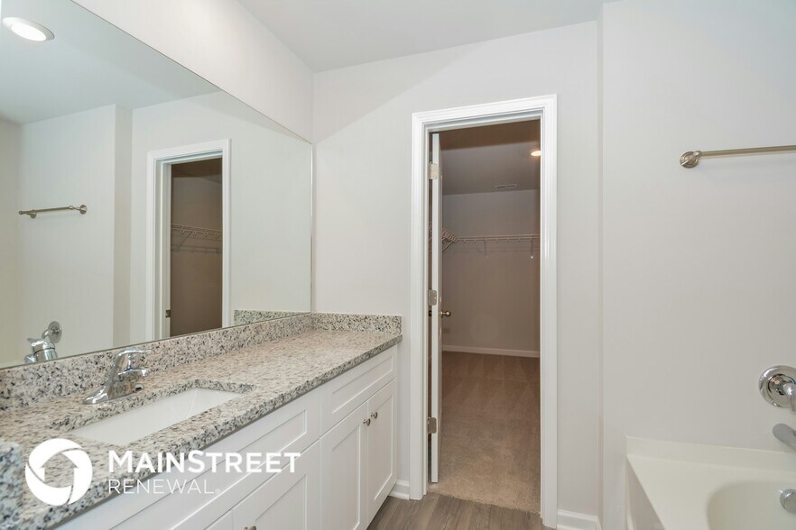 Building Photo - 2323 Curbow Dr
