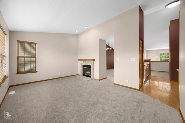 Building Photo - North Naperville Two Bedroom