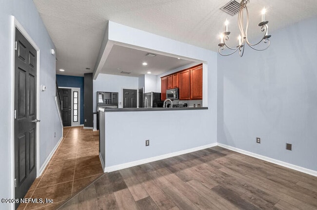 Building Photo - 4265 Highwood Dr