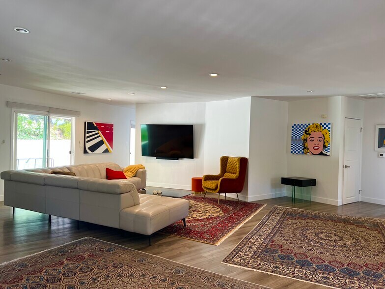 Living room - 21523 Dumetz Rd