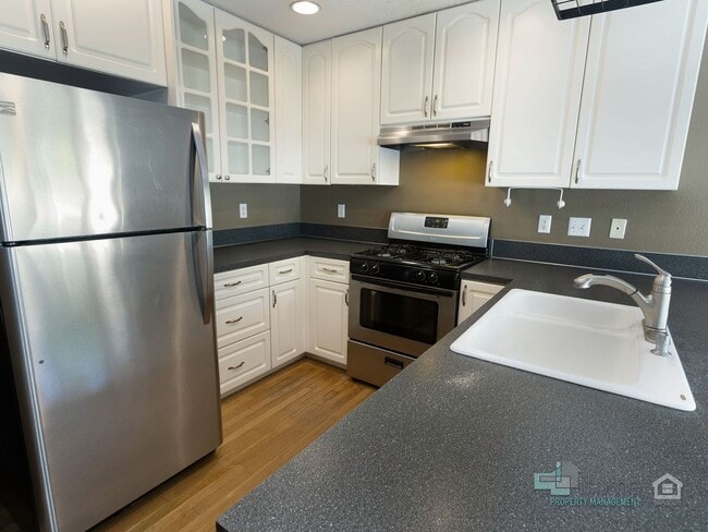 Building Photo - 20630 Willamette Dr