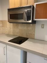 Building Photo - 8979 Shoreham Dr