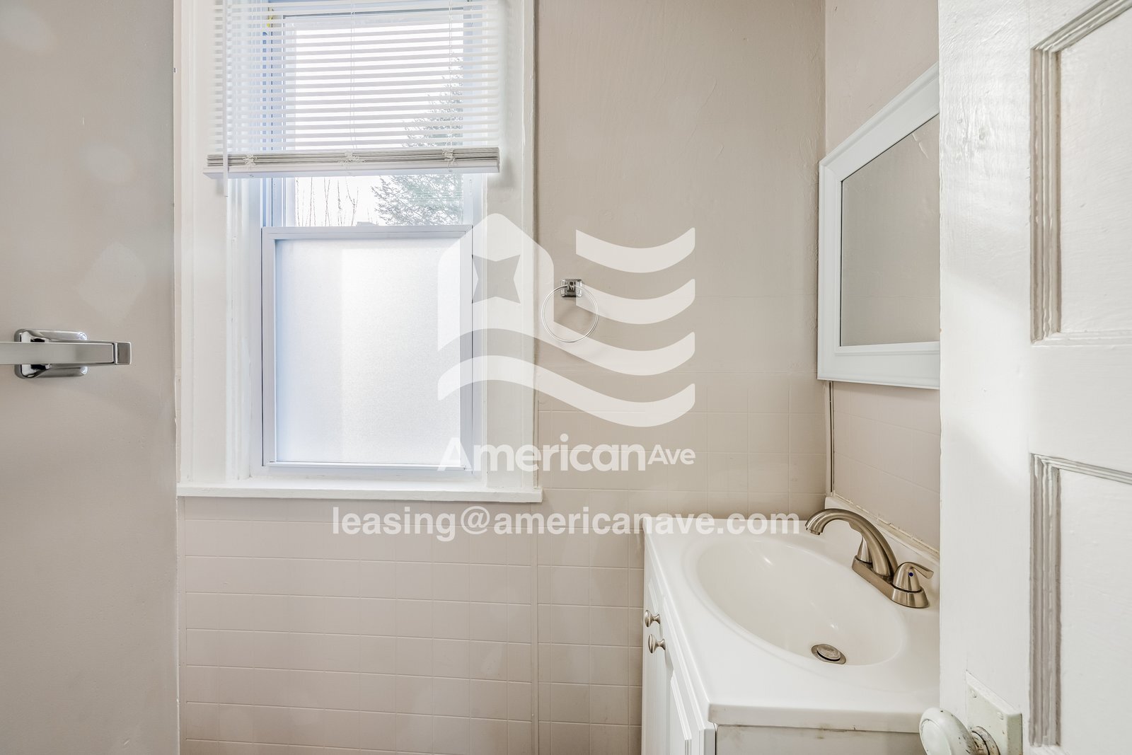 Building Photo - 349 James St