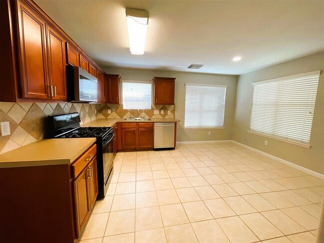 Building Photo - 2518 Hidden Park Ln