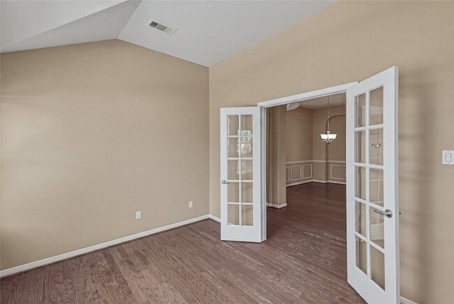 Building Photo - 10906 Angel Lake Dr
