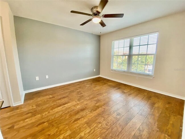 Building Photo - 5467 Vineland Rd