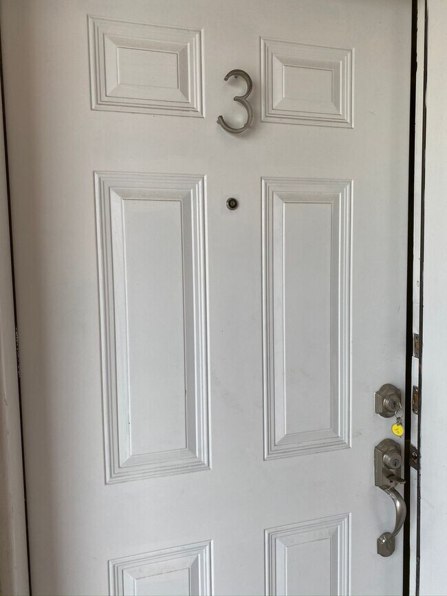 Building Photo - 3Bed/2.5 Bath Townhome, Mcallen TX