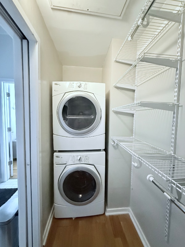 Building Photo - 2125 Southend Dr