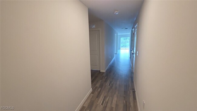 Building Photo - 354 Western Ave S