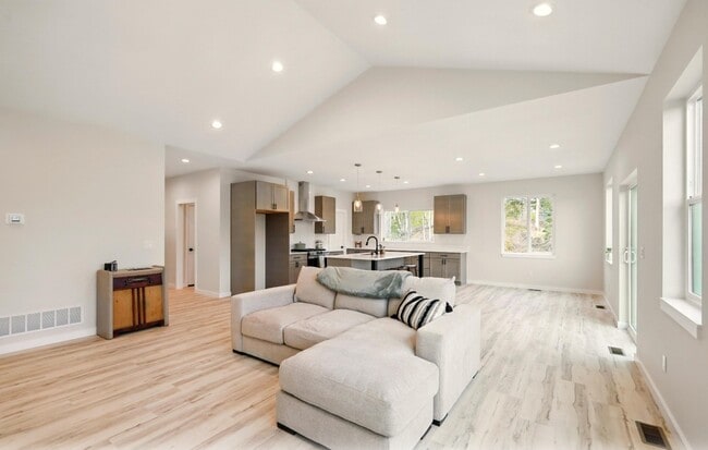 Building Photo - 5273 W Jaxton Cir