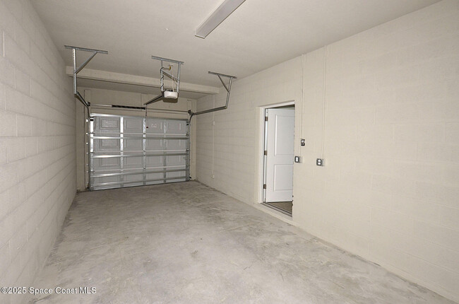 Building Photo - 3951 Playa Del Sol Dr
