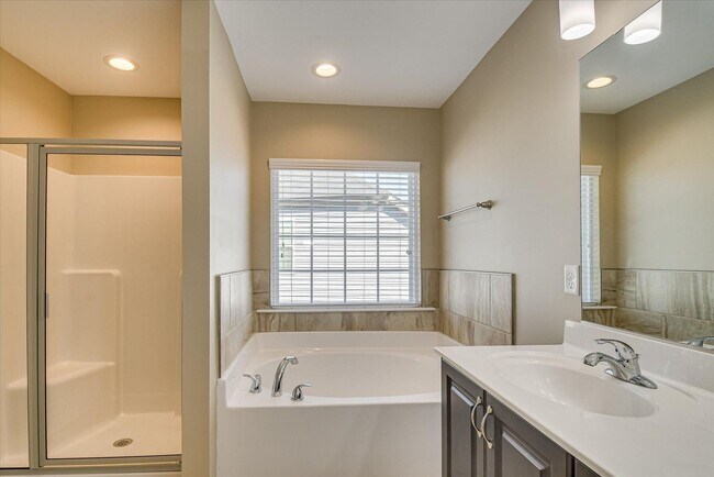 Building Photo - 852 Williford Run Dr