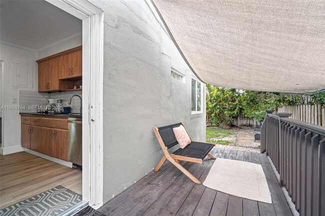 Building Photo - 1636 Arthur St