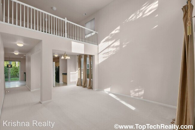 Building Photo - 4 br, 2.5 bath House - 15955 SW Towhee Ln
