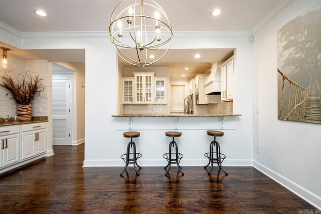 Building Photo - 601 Chenal Woods Dr