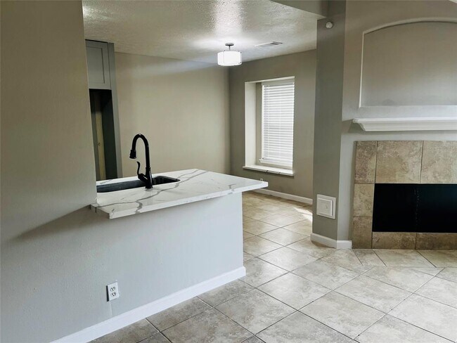 Building Photo - 21514 Bridgewater Pointe