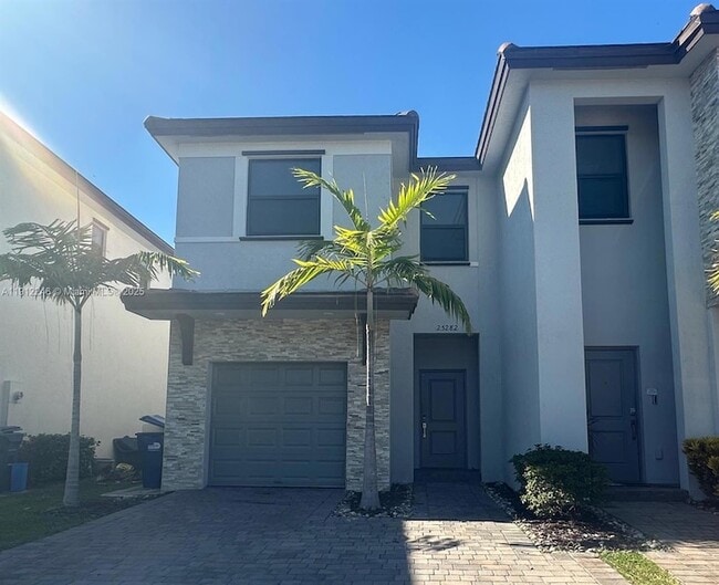 Building Photo - 25282 SW 108th Ave