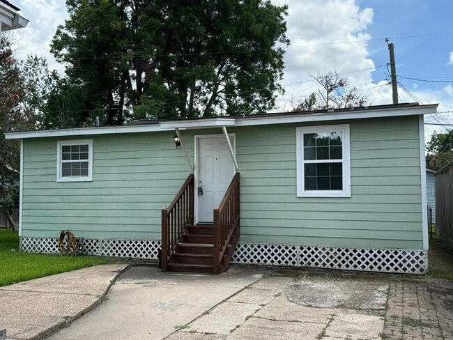 Primary Photo - 914 E 25th St