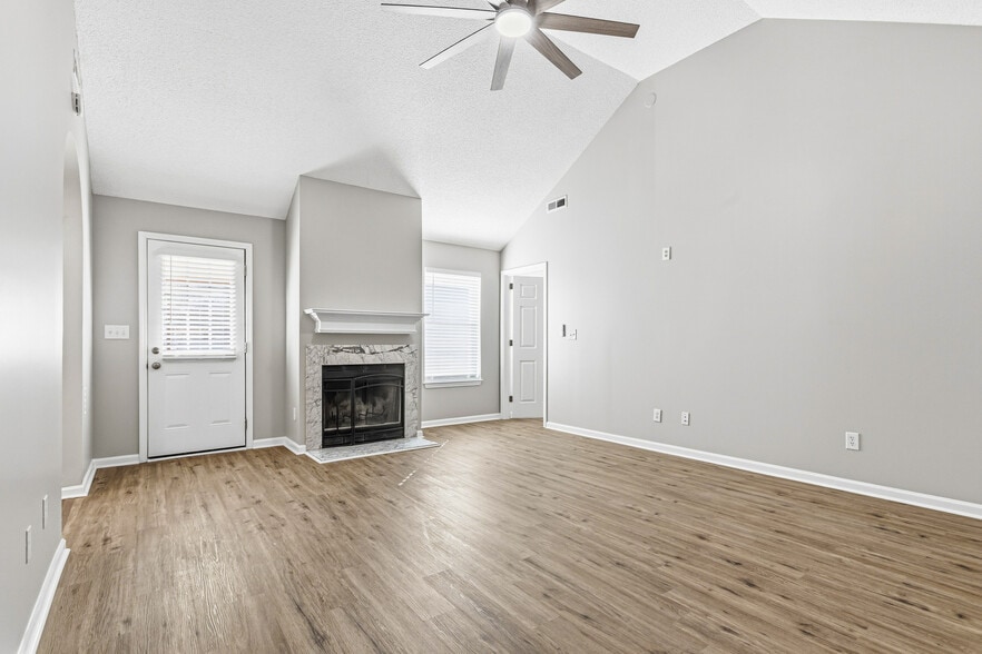 Building Photo - 5547 Matt Aaron Ln