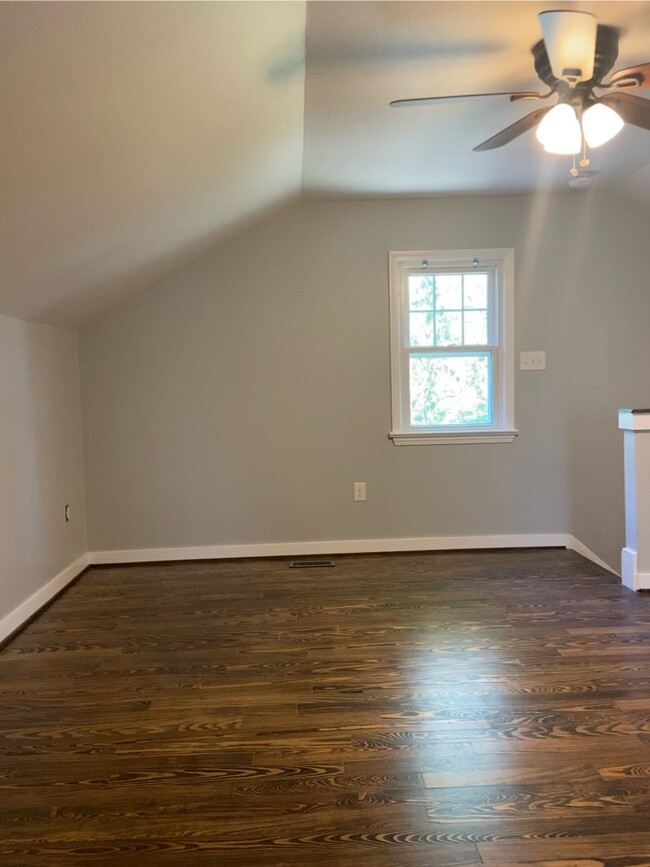 Primary bedroom - 27824 Rexford Rd