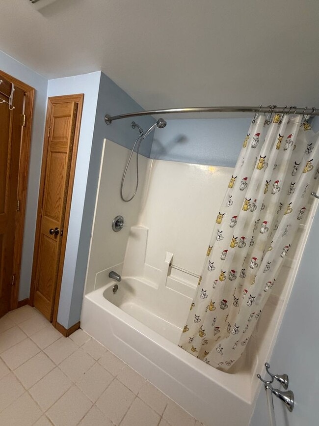 Building Photo - Click the “Apply Now” button or email wapmrentals@gmail.com for a prompt response.