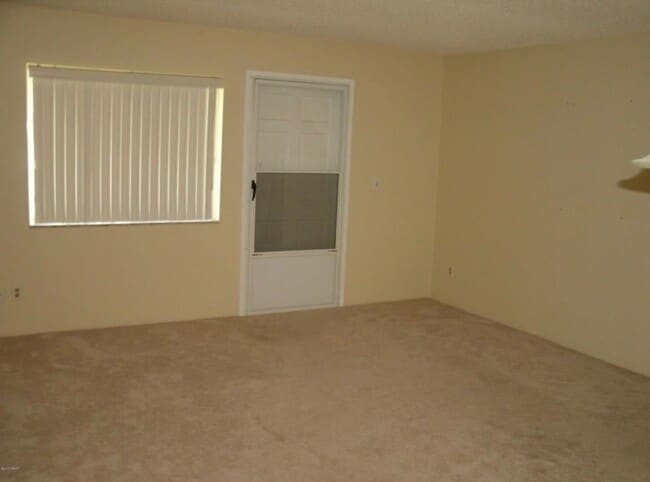 Building Photo - 55 Vining Ct