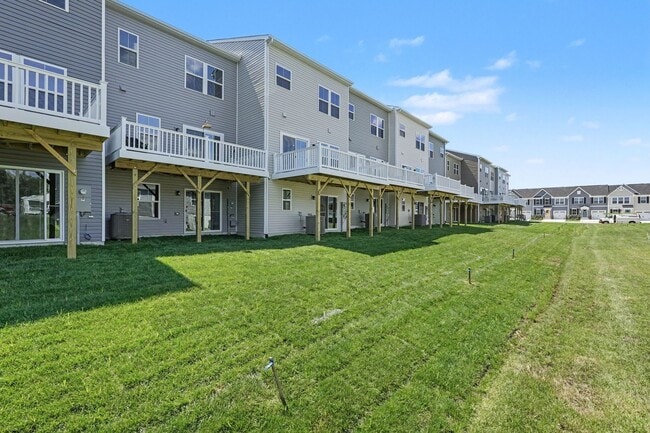 Building Photo - 9177 Edenderry Dr