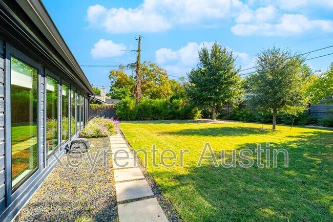 Building Photo - 7501 Daugherty St