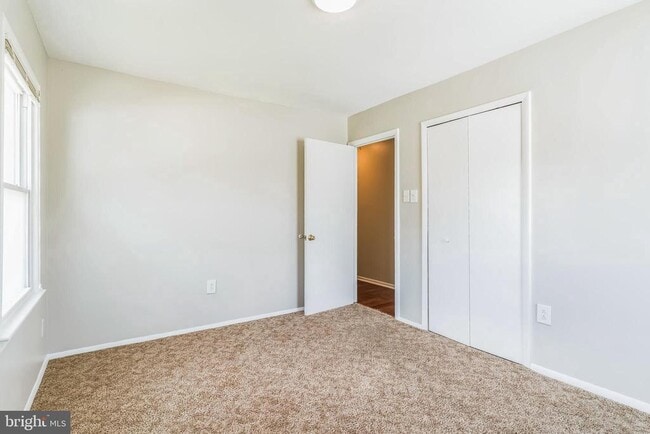 Building Photo - 14 Greystone Cir