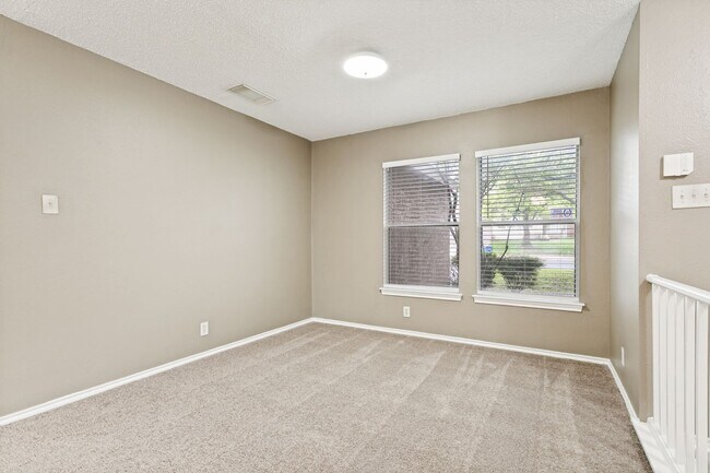 Building Photo - 3-BEDROOM HOME IN GUILBEAU PARK