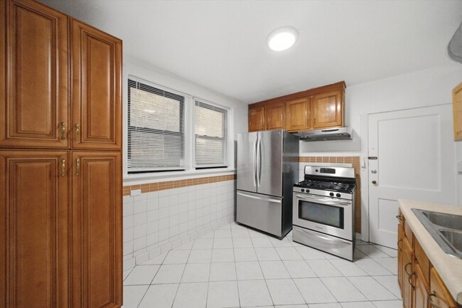 Building Photo - 2448 N Keeler Ave
