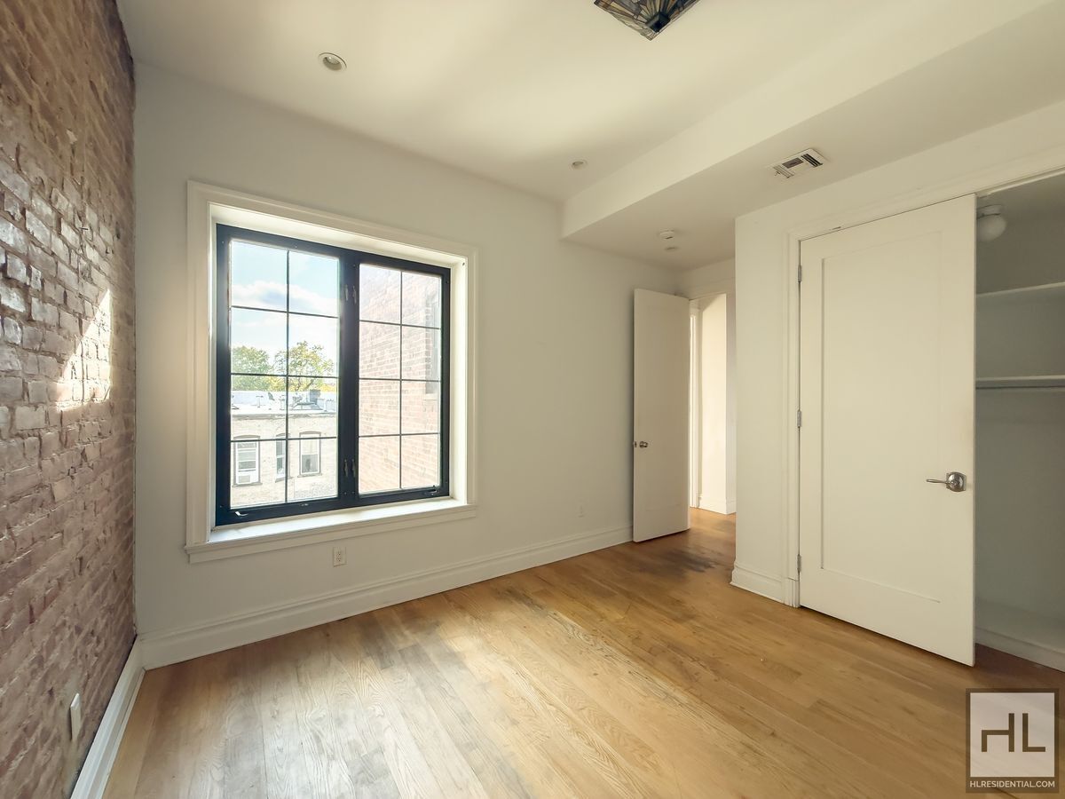 Building Photo - EASTERN PARKWAY / Remarkable Renovated 4-Bed 3-Bath in Prime Crown Heights