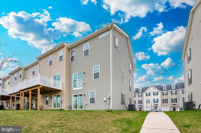 Building Photo - 324 Pemberton Park Ln