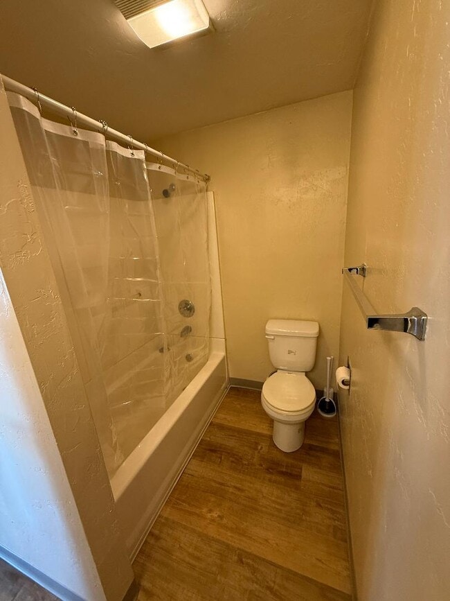 Building Photo - 121 N Wasson St