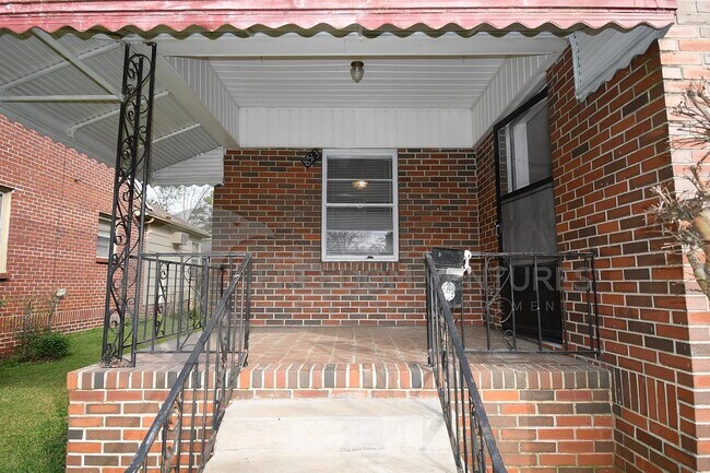 Building Photo - 8513 4th Ave S