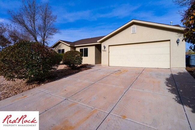 Building Photo - Move in Special: $200 off full first month rent on this inviting 3-Bedroom Home with Garage and P...
