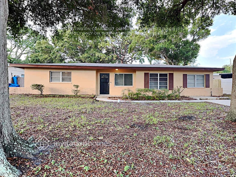 Primary Photo - 8500 Jacaranda Ave