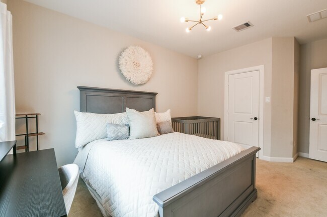 Building Photo - 10215 Palmour Pass