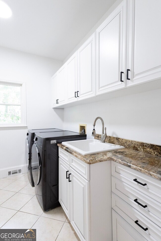 Building Photo - 700 S Brighton Ct
