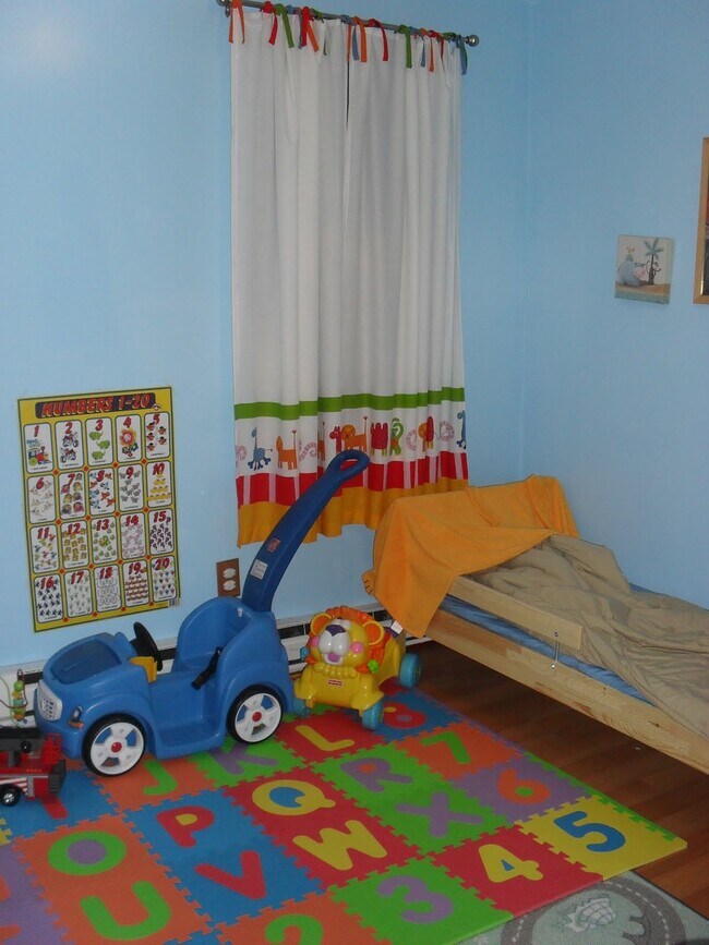 Building Photo - 7 Cypress Rd