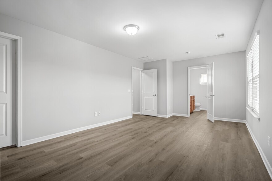 Building Photo - 428 Heroit Dr