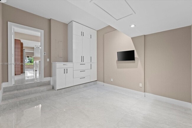 Building Photo - 3602 Yacht Club Dr