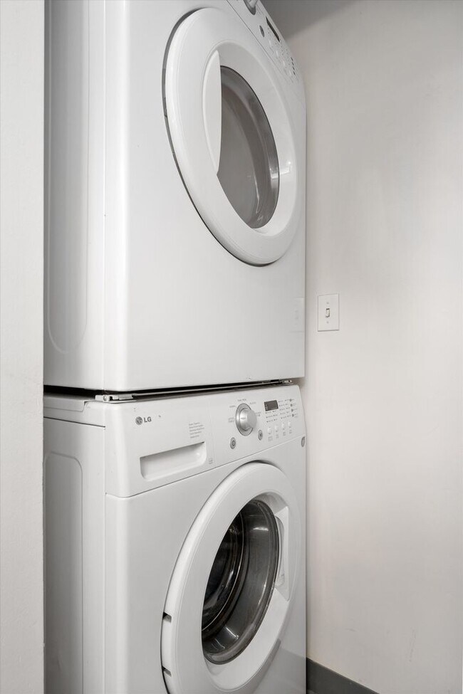 Building Photo - 4801 S Congress Ave