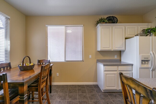 Building Photo - Fully Furnished 3 Bedroom Home In Coral Canyon With Community Amenities