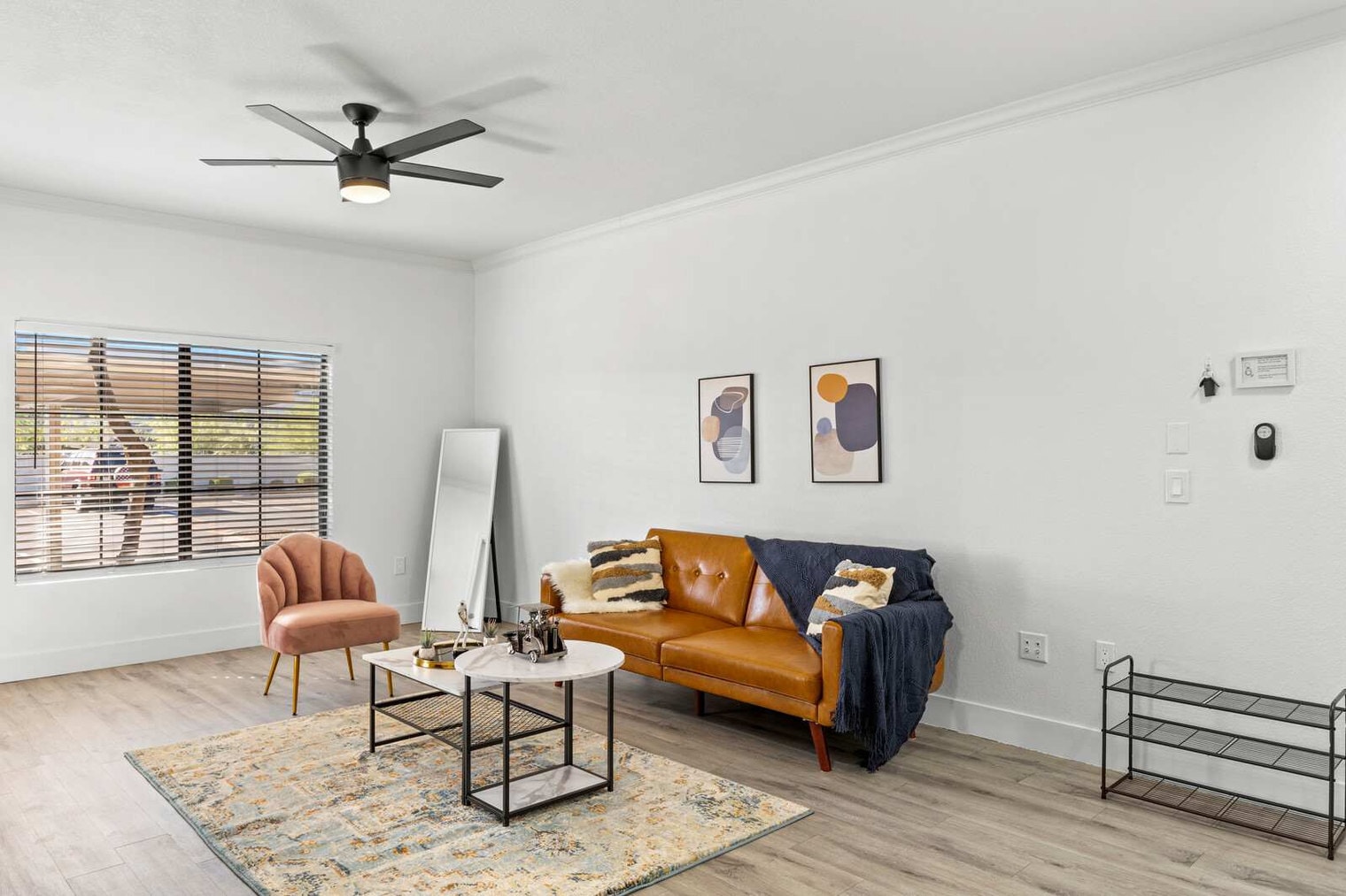 Building Photo - 875 W Pecos Rd